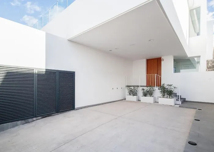 Luxury La Mia With Heated Pool Vila *