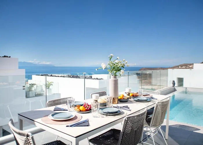 Luxury La Mia With Heated Pool Vila *